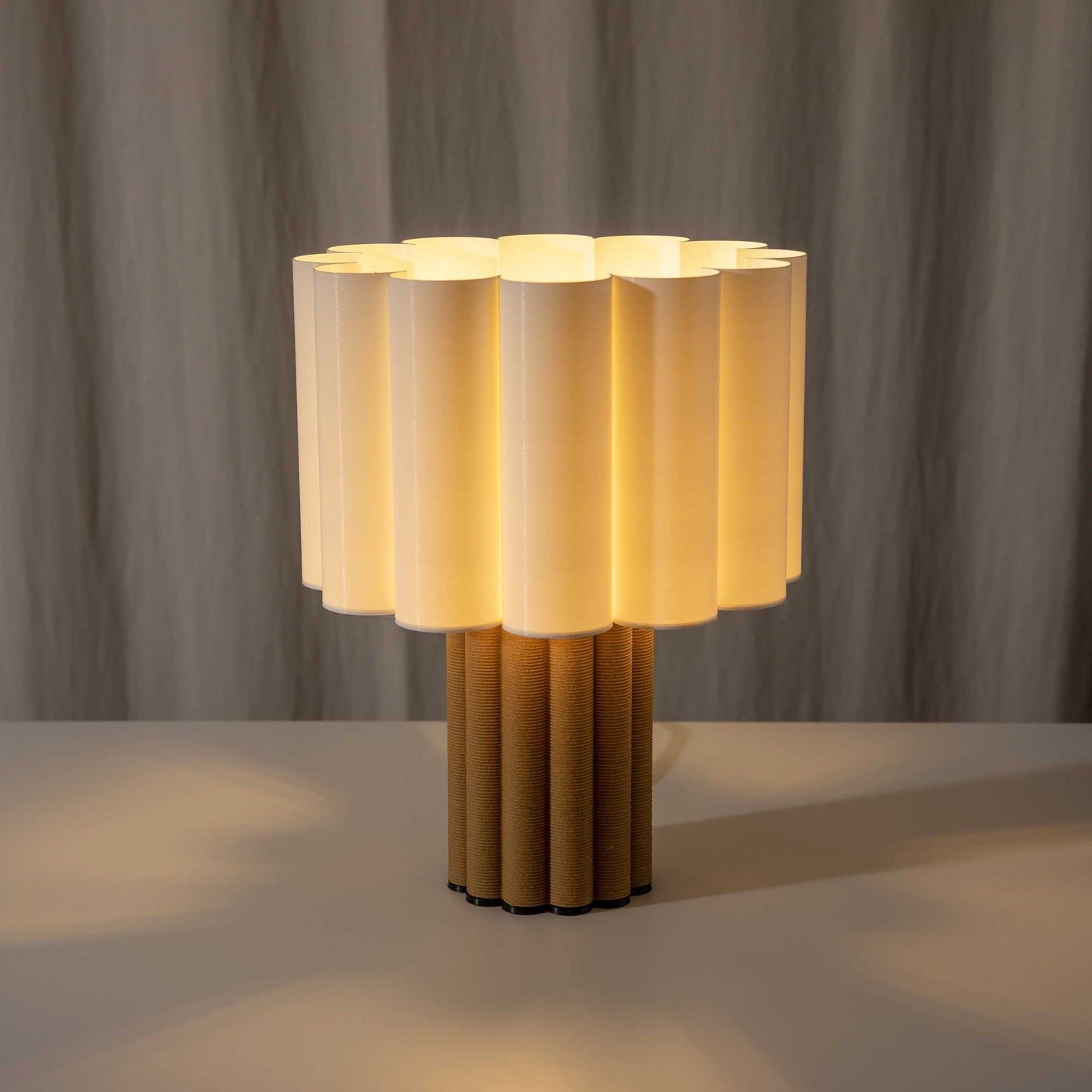 Lampe T • Kiefernholz/weiß