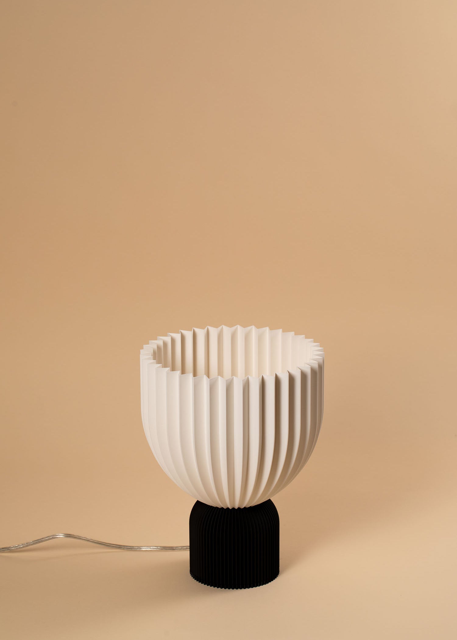 Lamp Ë • bold black x schneeweiß