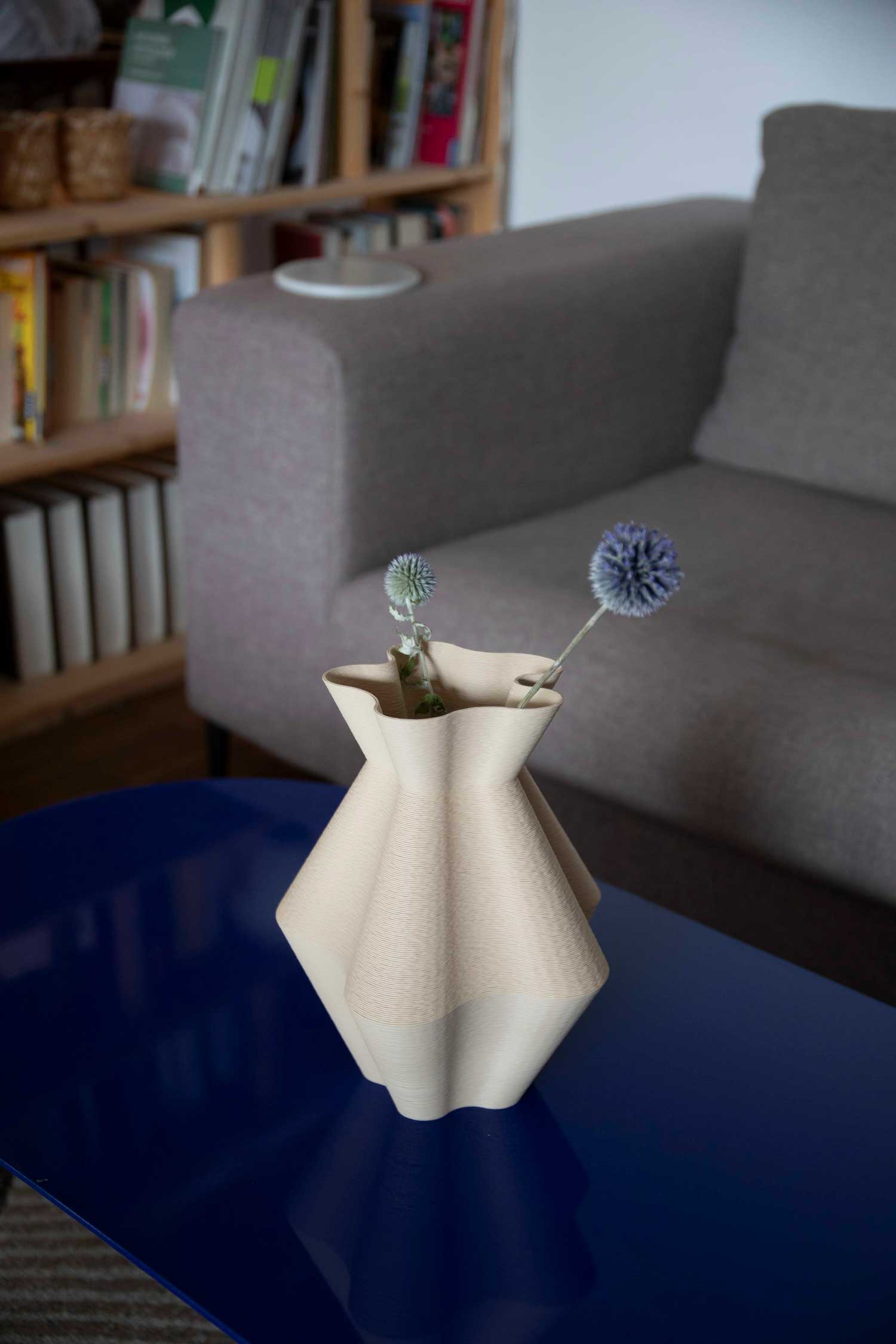 Creamy Vase • cream