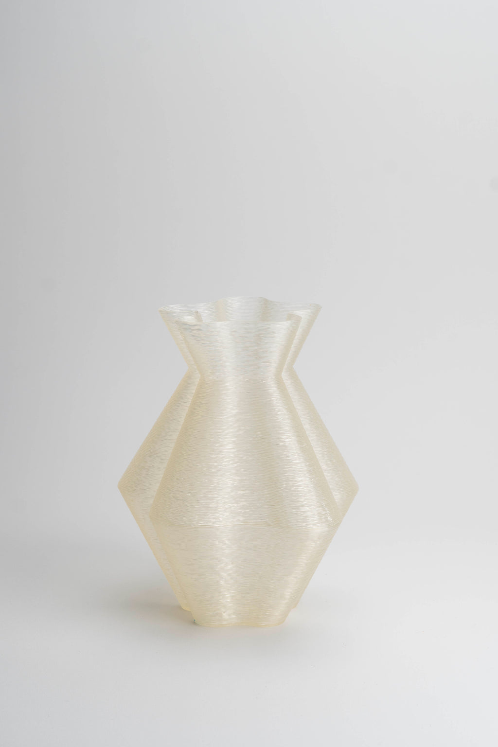 Creamy Vase • frost