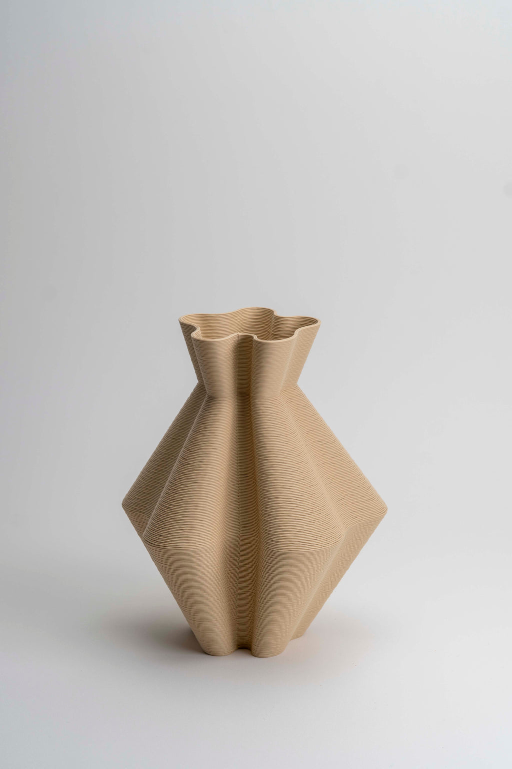 Creamy Vase • cream