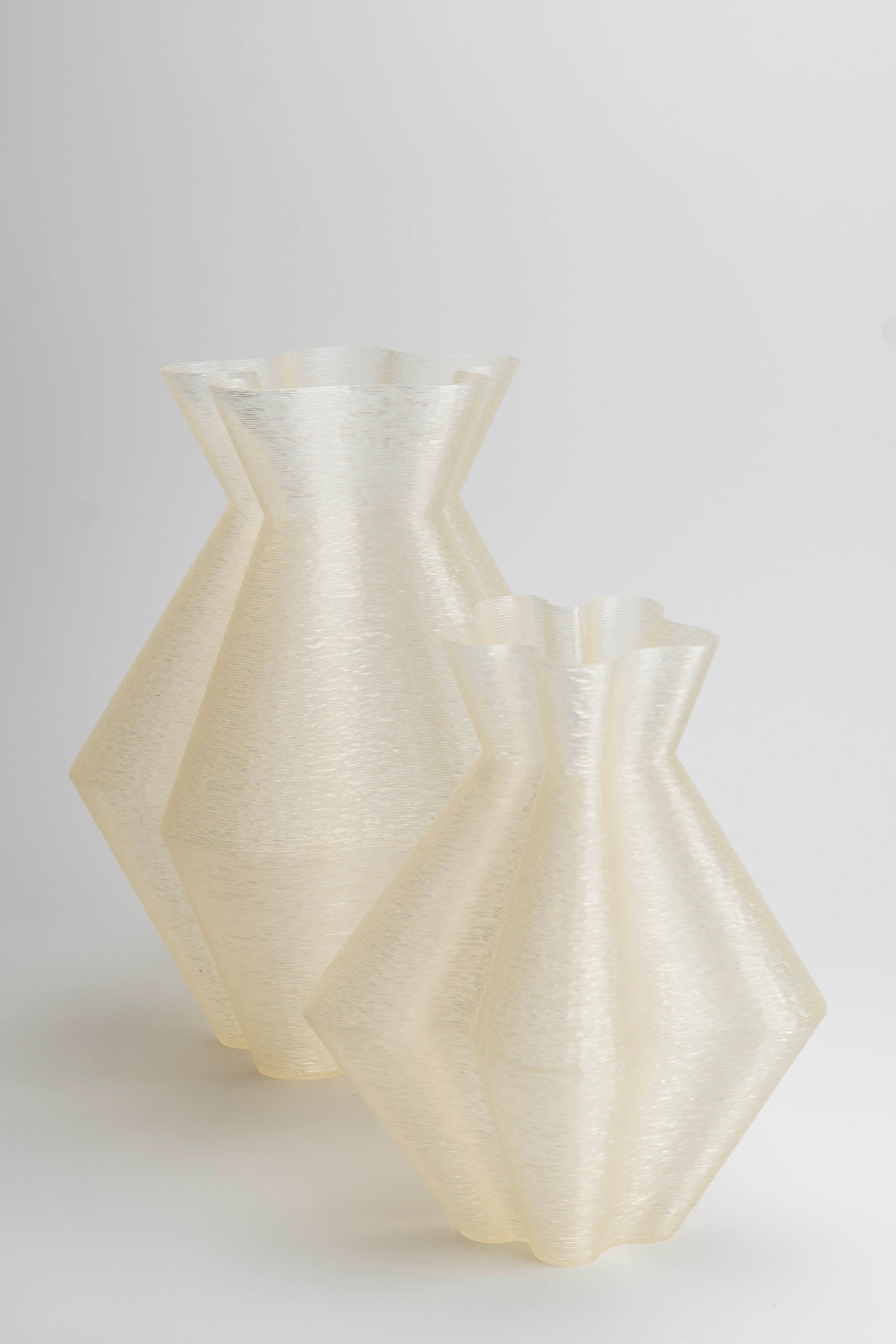 Creamy Vase • frost