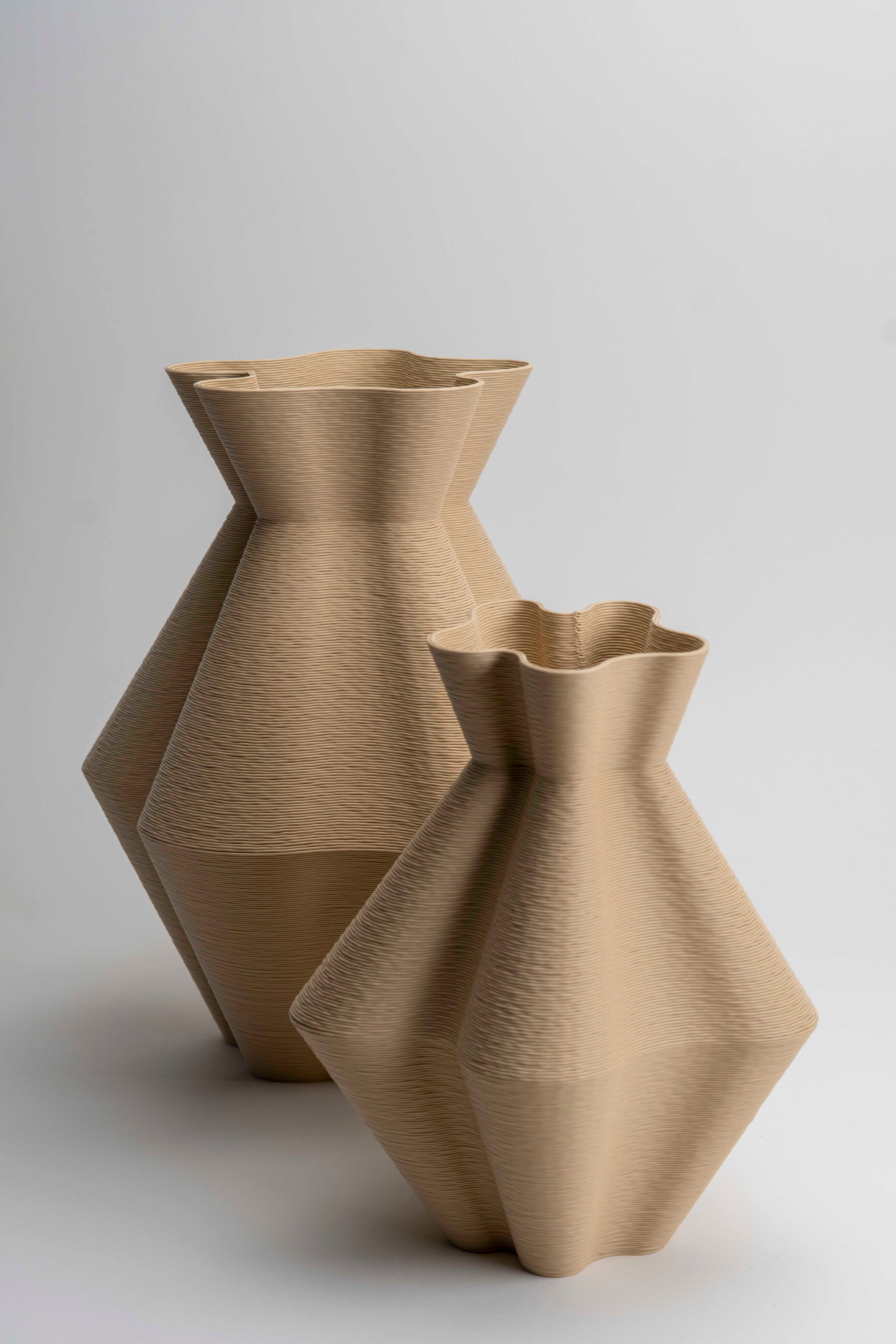 Creamy Vase • cream