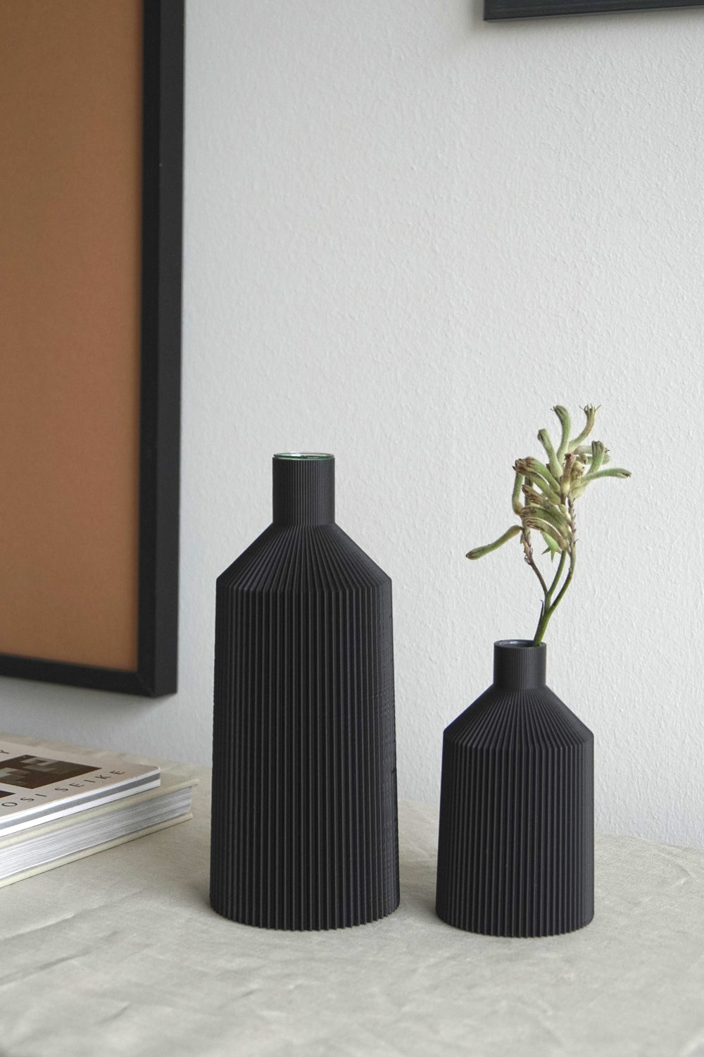 Vase D • bold black