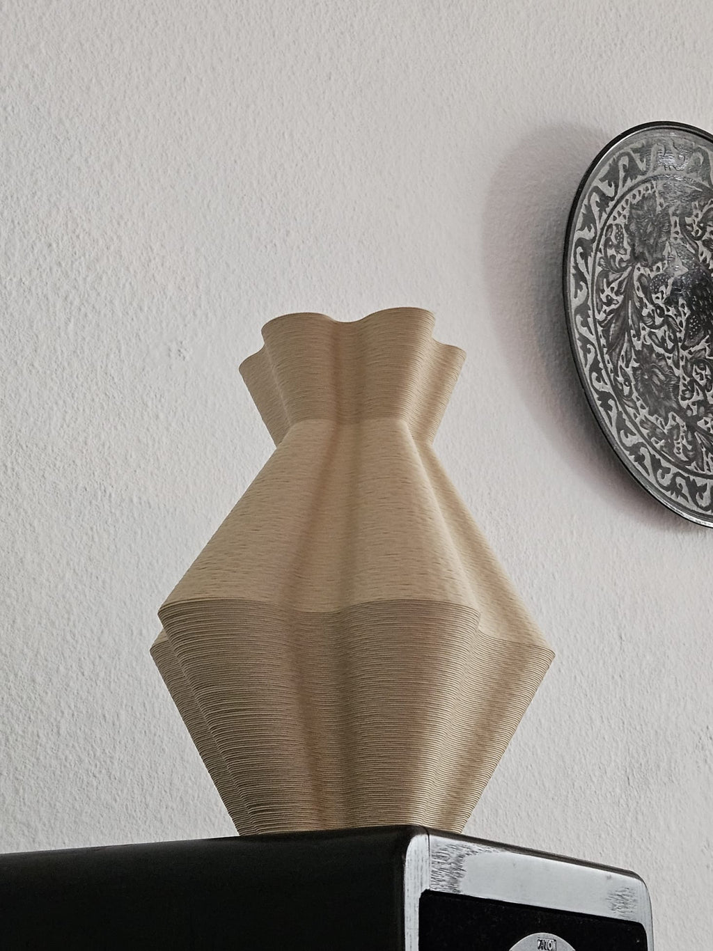 Creamy Vase • cream