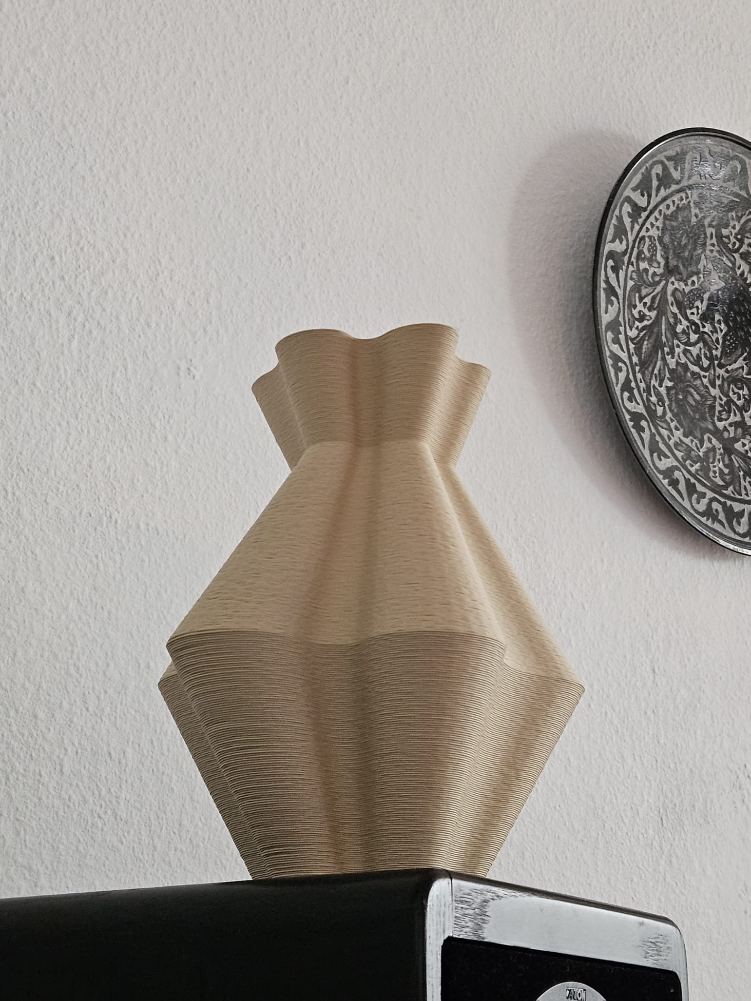 Creamy Vase • cream