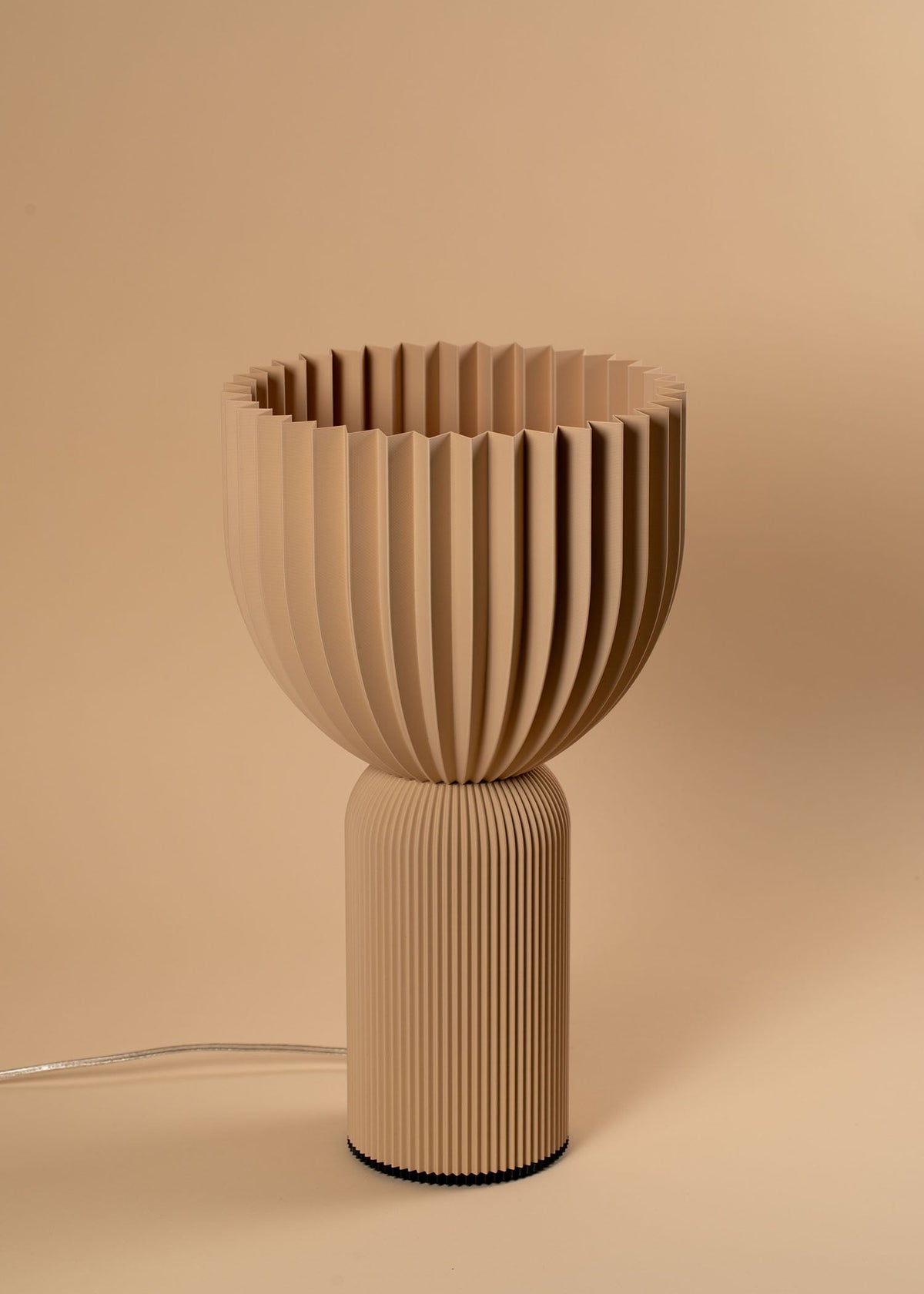 Beige XL-Tischlampe Lamp C in Tulpenform_licht aus