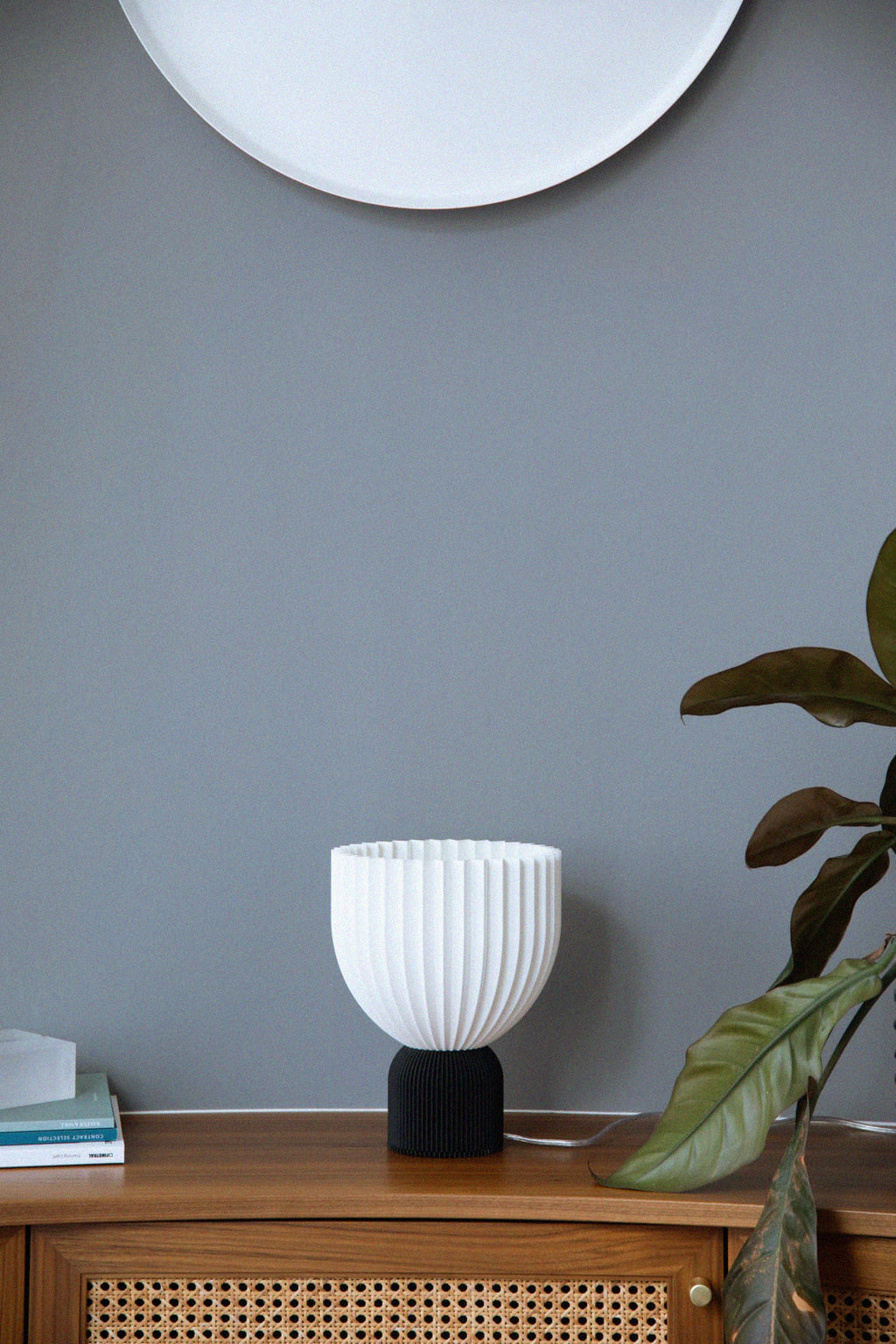 Schwarz-weiße Lamp Ë XL Tischlampe, tageslicht interior