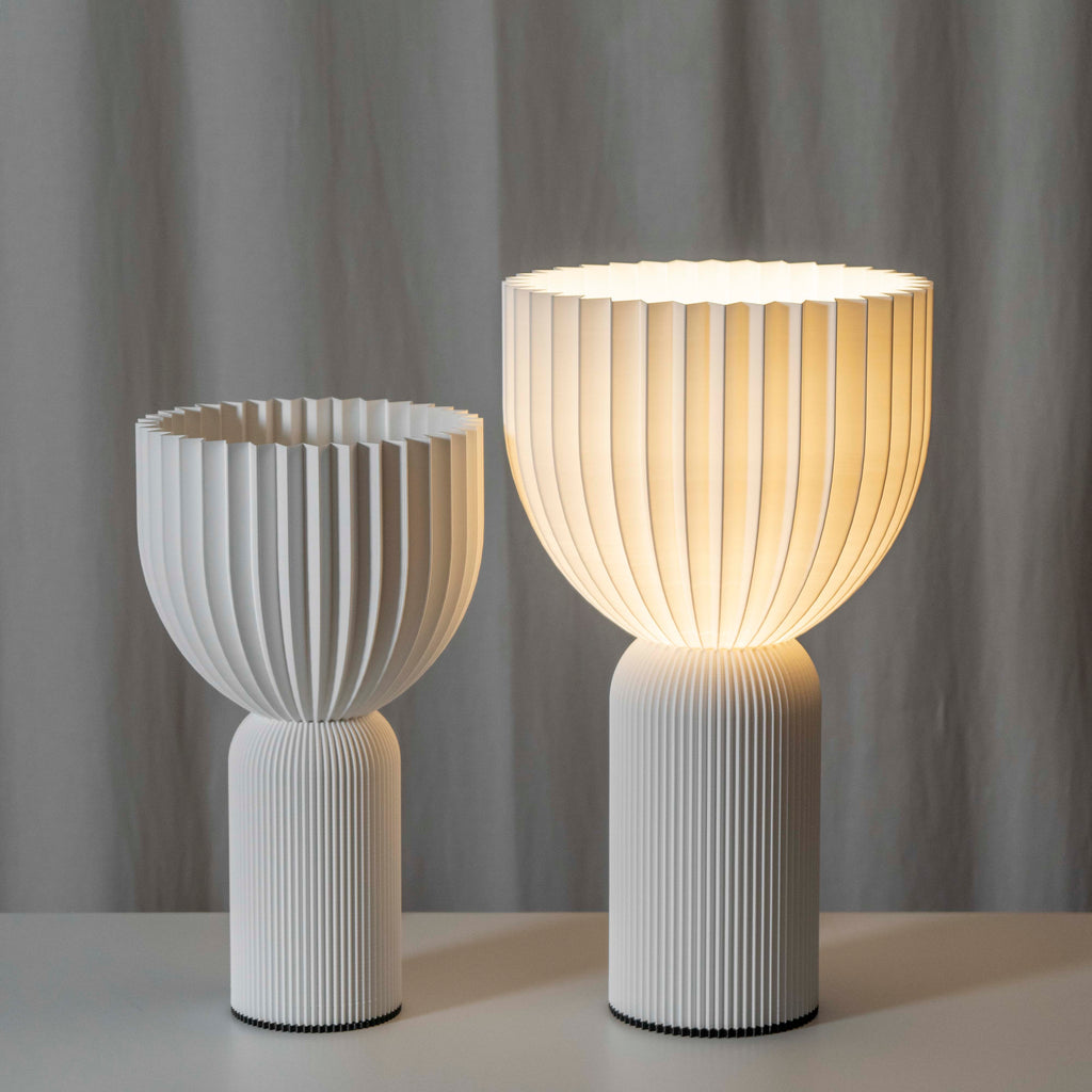 Weiße Tischlampe Lamp C XL, 43 cm hoch und 25 cm Durchmesser