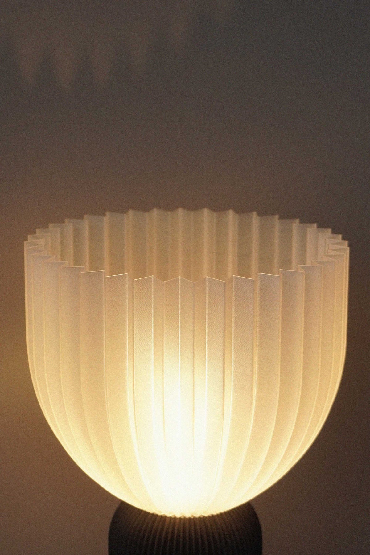 Schwarz-transparente Lamp Ë XL Tischlampe, weitere Ansicht