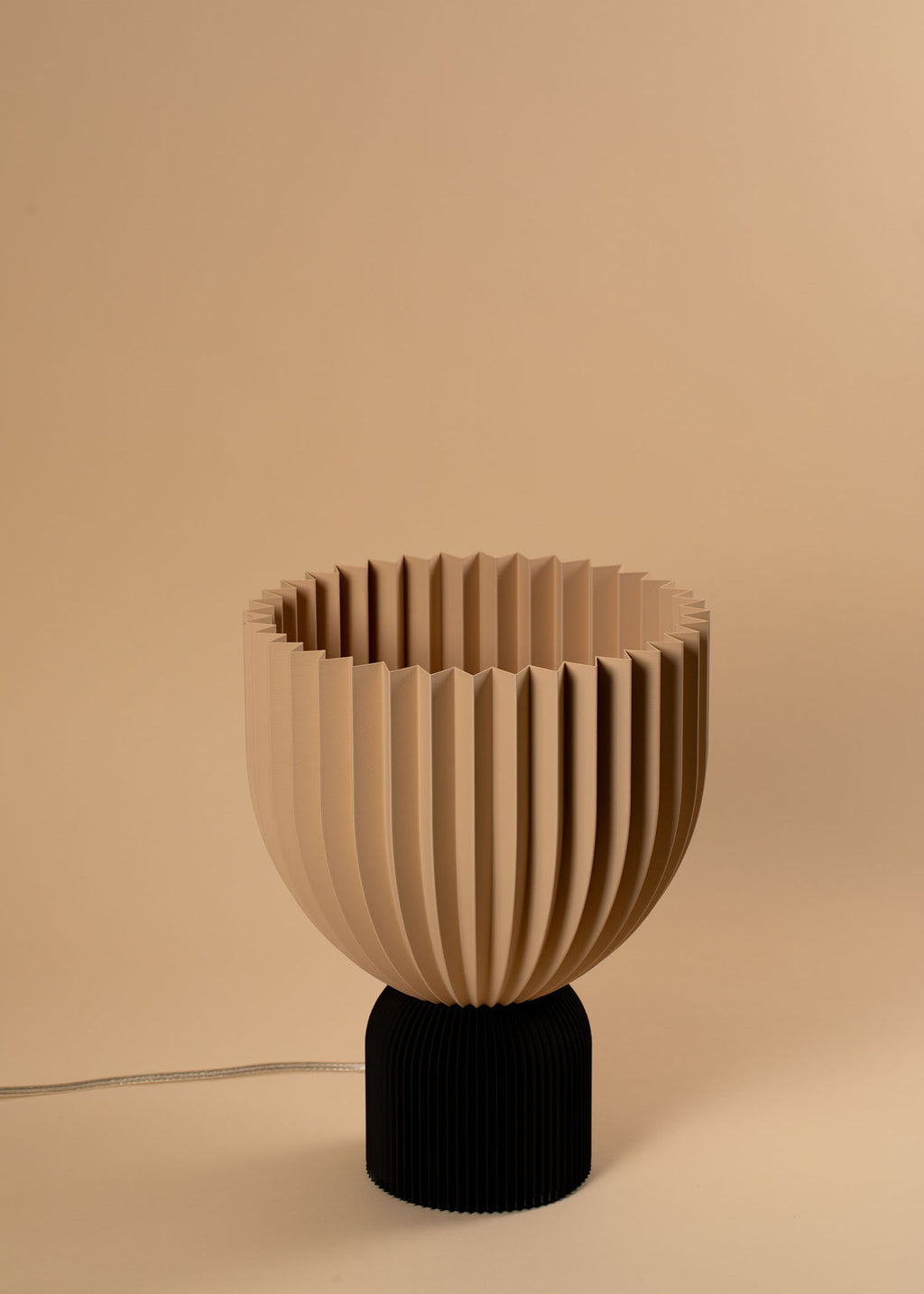 schwarz_beige_tischlampe_Lampe_Ë_ohne licht stimmung