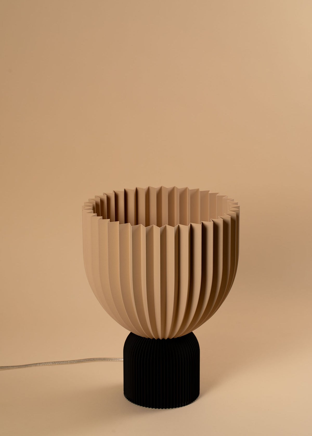 schwarz_beige_tischlampe_Lampe_Ë_ohne licht stimmung